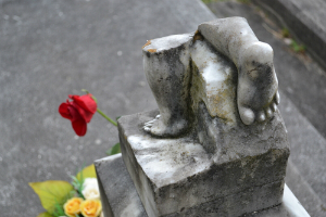 child gravestone rose feet